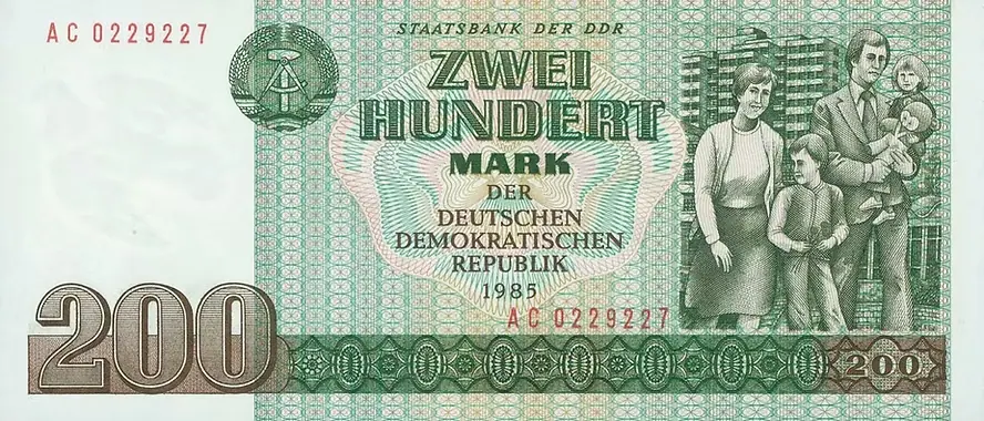 Fig. 1.2: Staatsbank der DDR, 1985, 200 Mark, reverse side — one of the rare DDR banknotes never widely circulated.